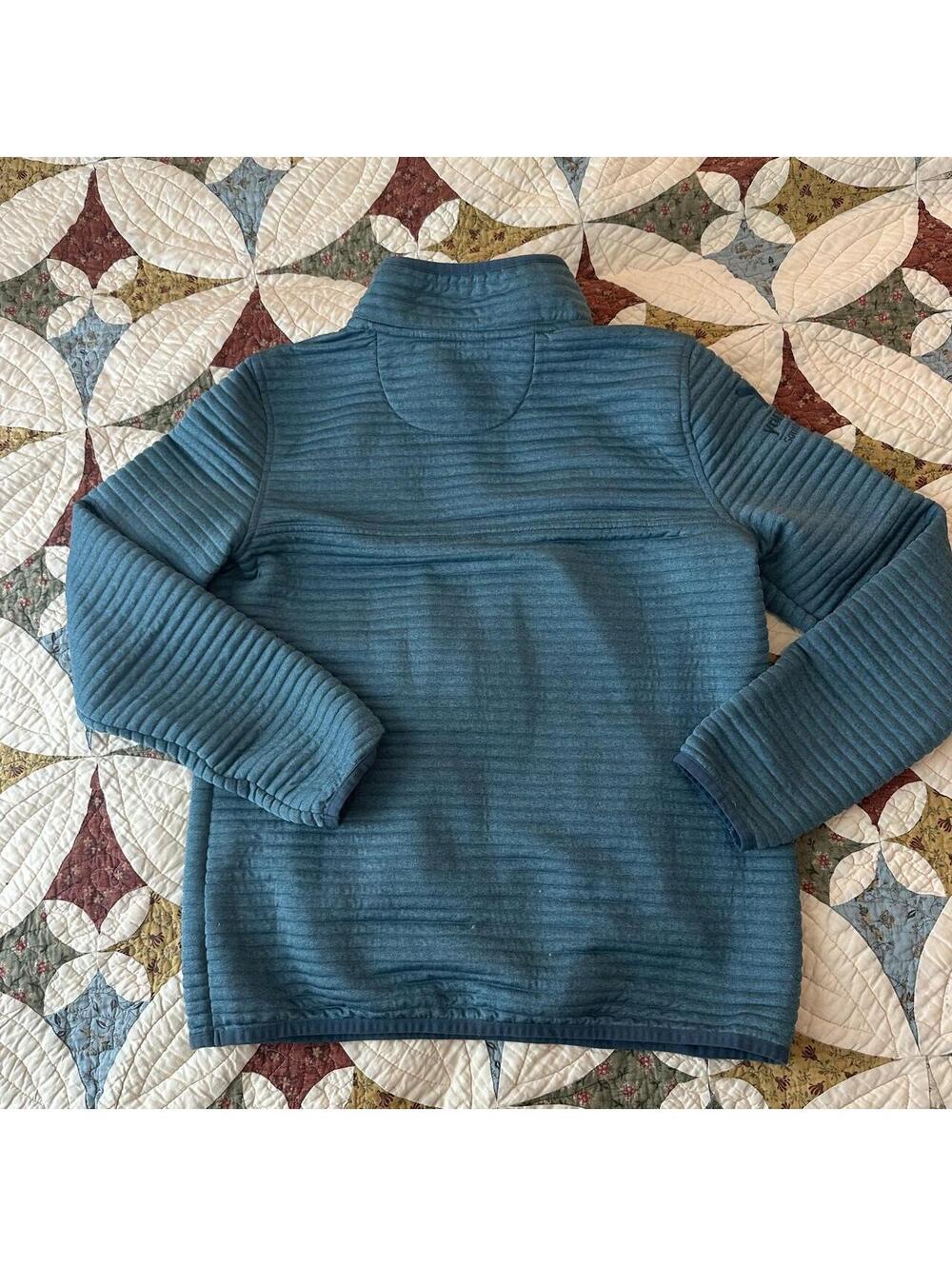L.L.Bean Airlight Knit Pullover in Deep Lake Heather blue quilted quarter button - Picture 4 of 5